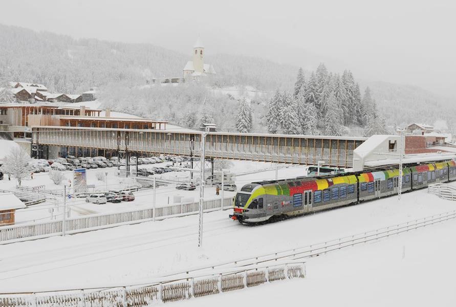 La ferrovia della Val Pusteria in inverno