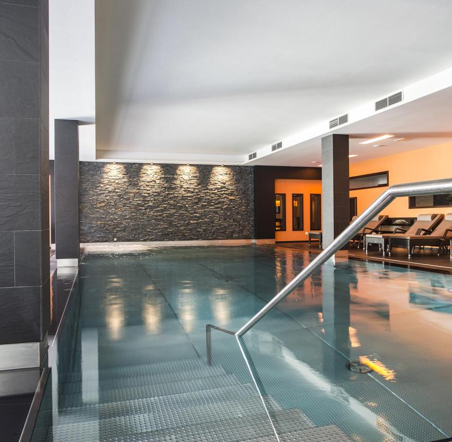 Indoor-Pool mit Liquidsound